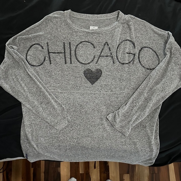 Women's long sleeve top with CHICAGO on back - Picture 1 of 3